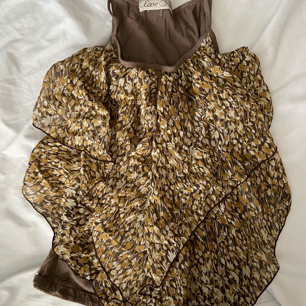 Comfy ruffled summer top.